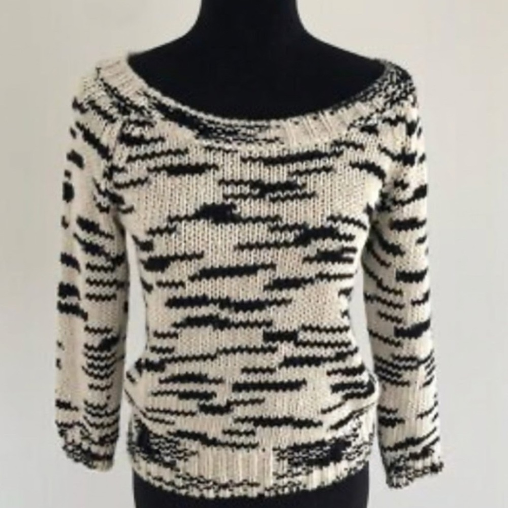 American Eagle Outfitters AE Navy Blue & White Knit Sweater Women’s Medium